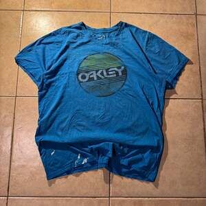 Y2k oakley blue t shirt Size L in Mens